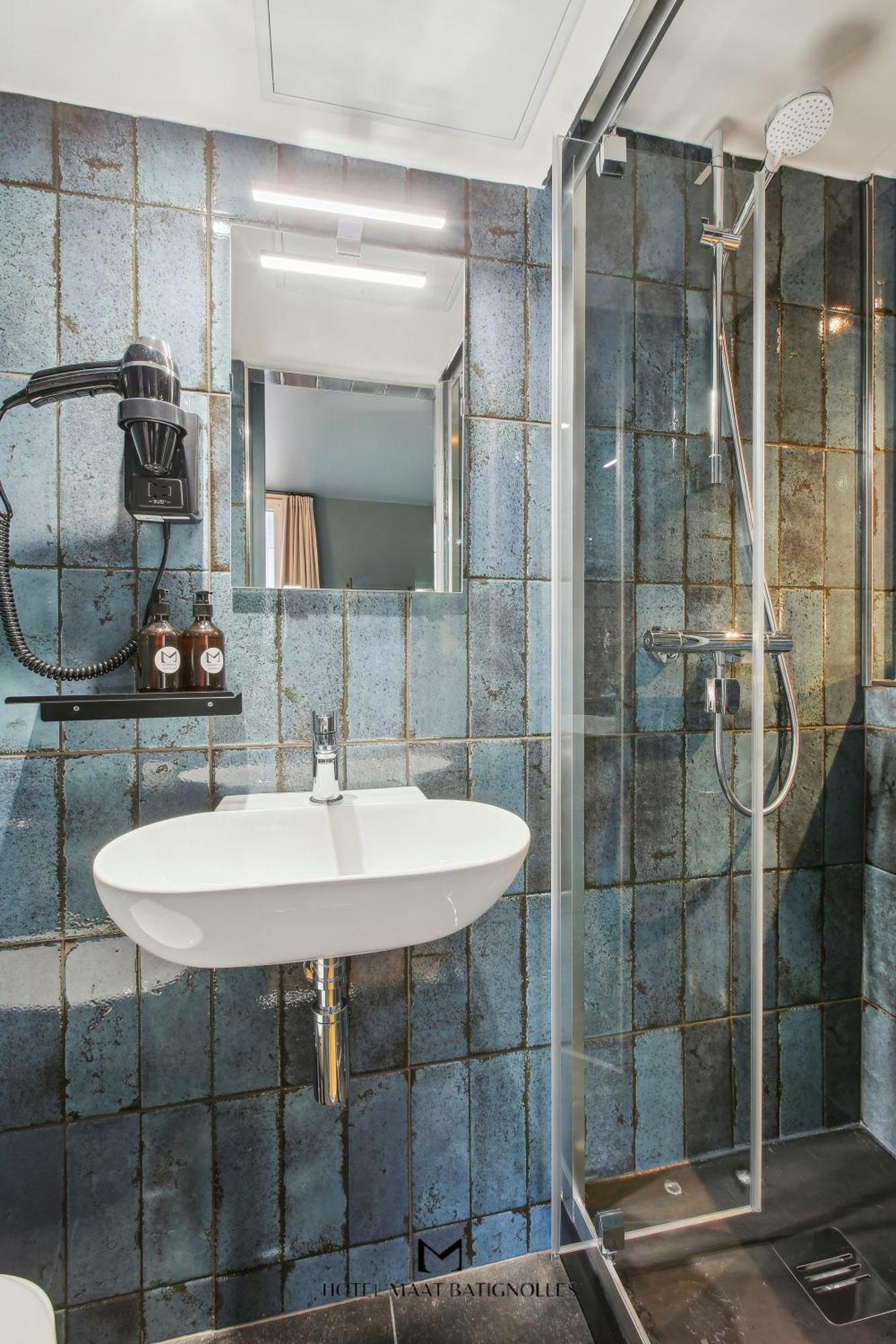 Hotel Maat Batignolles Paris Dış mekan fotoğraf