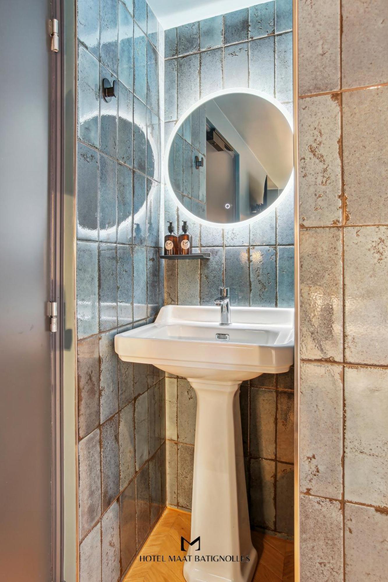 Hotel Maat Batignolles Paris Dış mekan fotoğraf